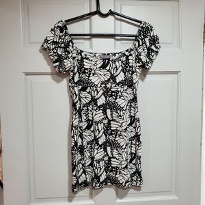 Urban‎ Outfitters Women Dress Size Medium Black and White Butterfly Patterned